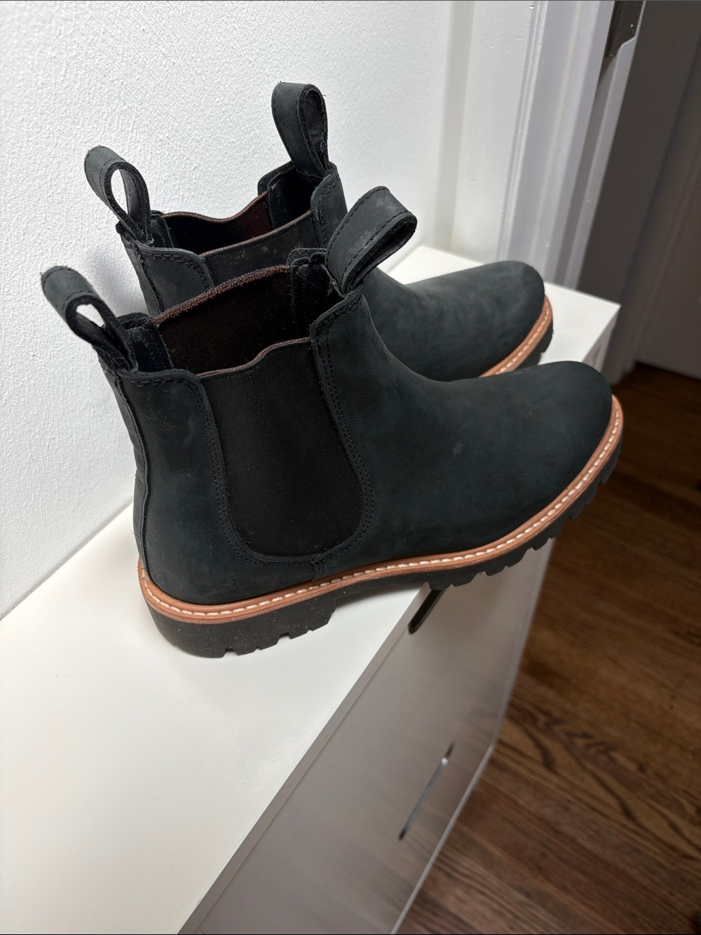 Nisolo Black Chelsea Ankle Boots with Brown Welt
